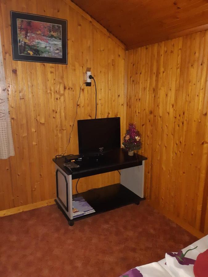 Garden Etterem Kavezo Es Panzio Tahitófalu Dış mekan fotoğraf